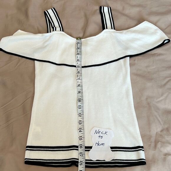 Banana Republic szXS cold shoulder white with black trim summer sweater EUC - Picture 7 of 9